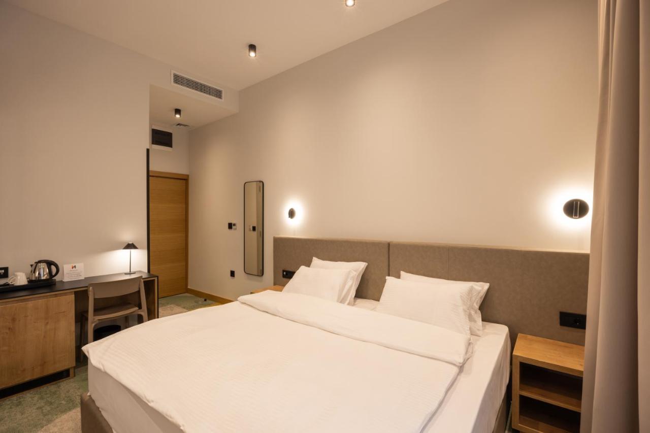 Hop Inn Rooms & Suites Белград Екстериор снимка