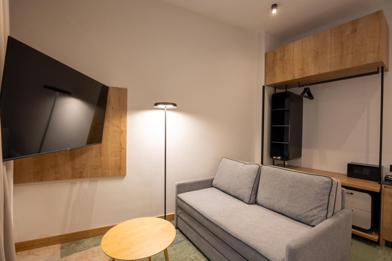 Hop Inn Rooms & Suites Белград Екстериор снимка