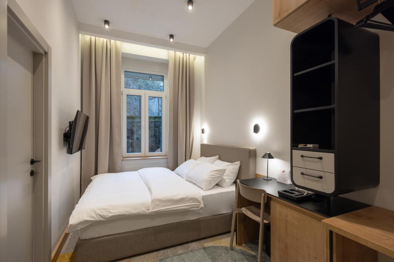 Hop Inn Rooms & Suites Белград Екстериор снимка