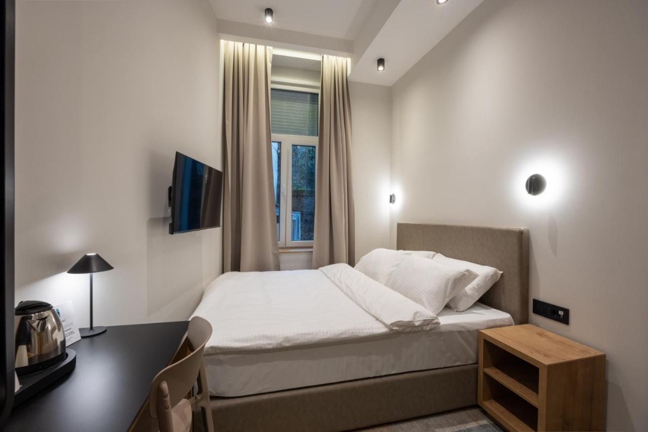 Hop Inn Rooms & Suites Белград Екстериор снимка
