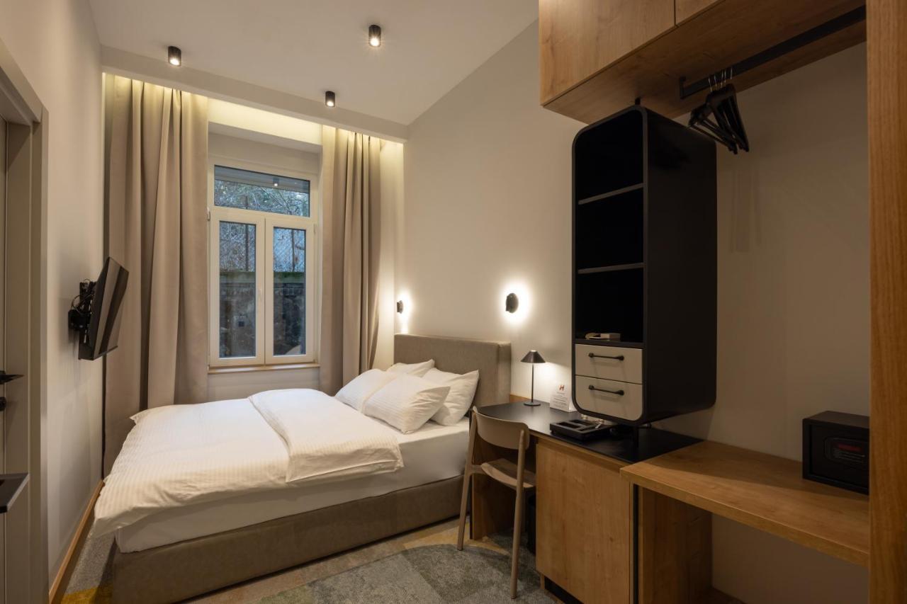 Hop Inn Rooms & Suites Белград Екстериор снимка