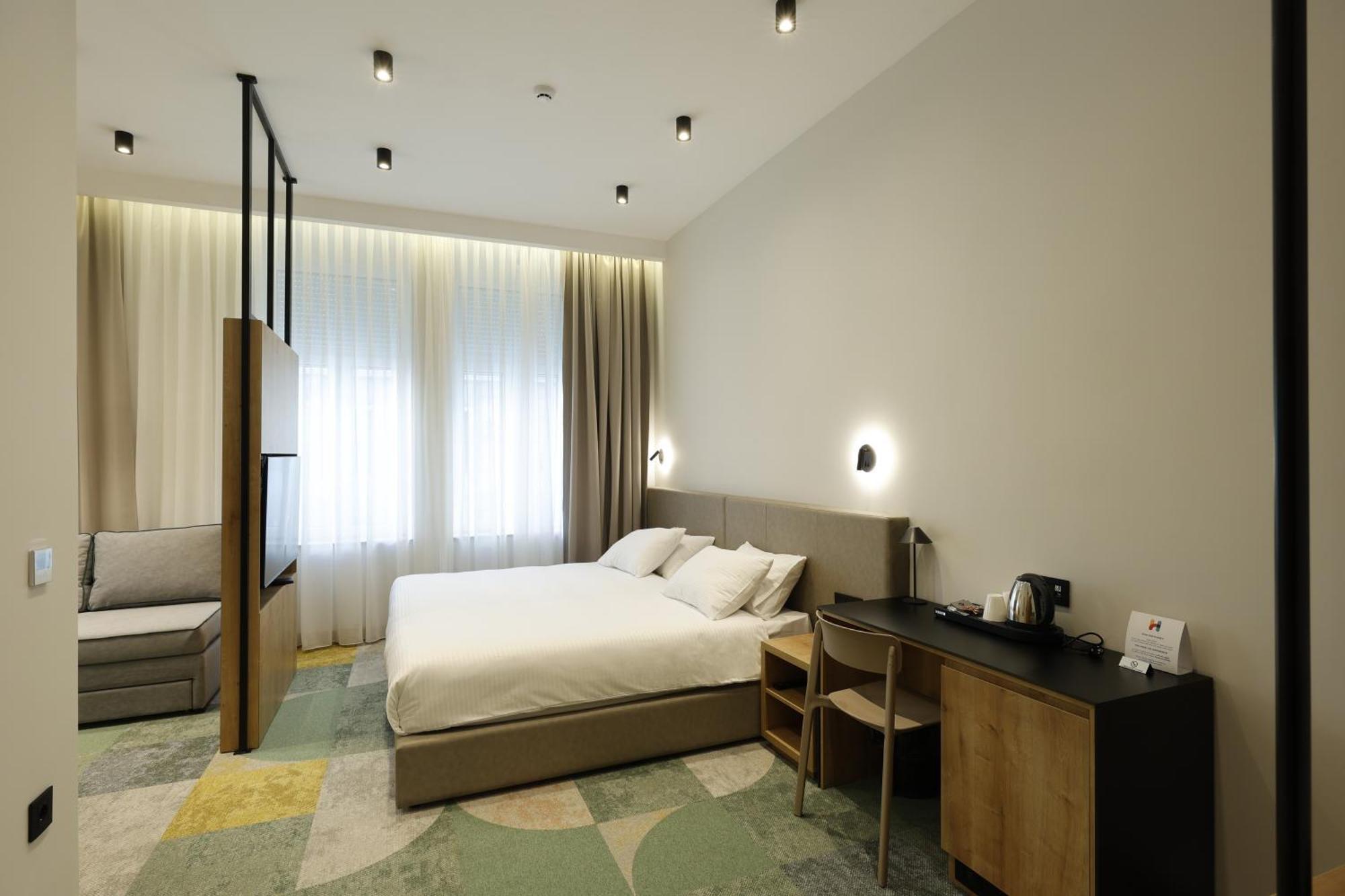 Hop Inn Rooms & Suites Белград Екстериор снимка